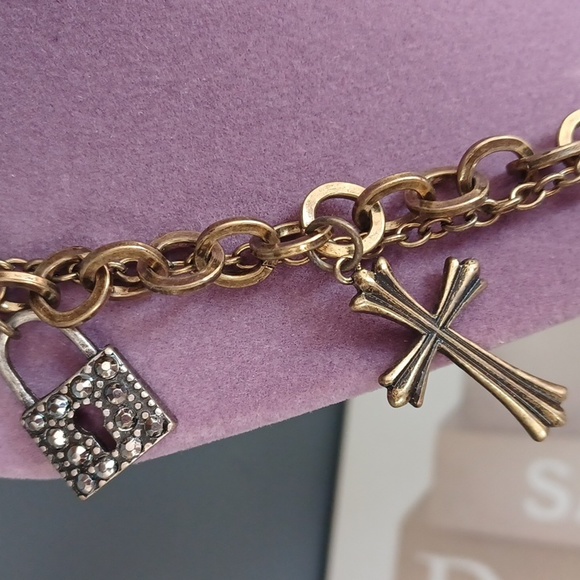 Necklace - Picture 2 of 9